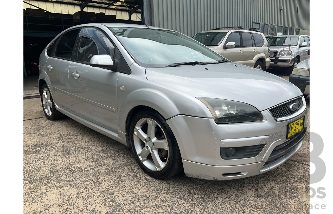 3/2007 Ford Focus Zetec LS 5d Hatchback Pure Silver Metallic  2.0L