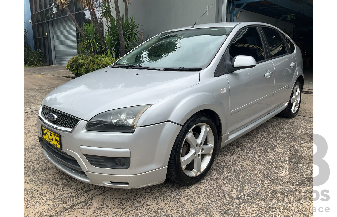 3/2007 Ford Focus Zetec LS 5d Hatchback Pure Silver Metallic  2.0L