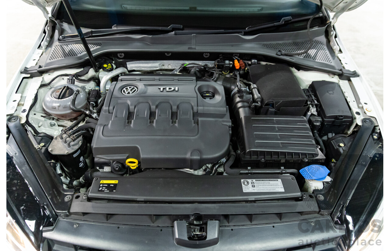 4/2014 Volkswagen Golf 110 TDI Highline R-Line Package AU MY14.5 5d Hatchback Pure White Turbo 2.0L