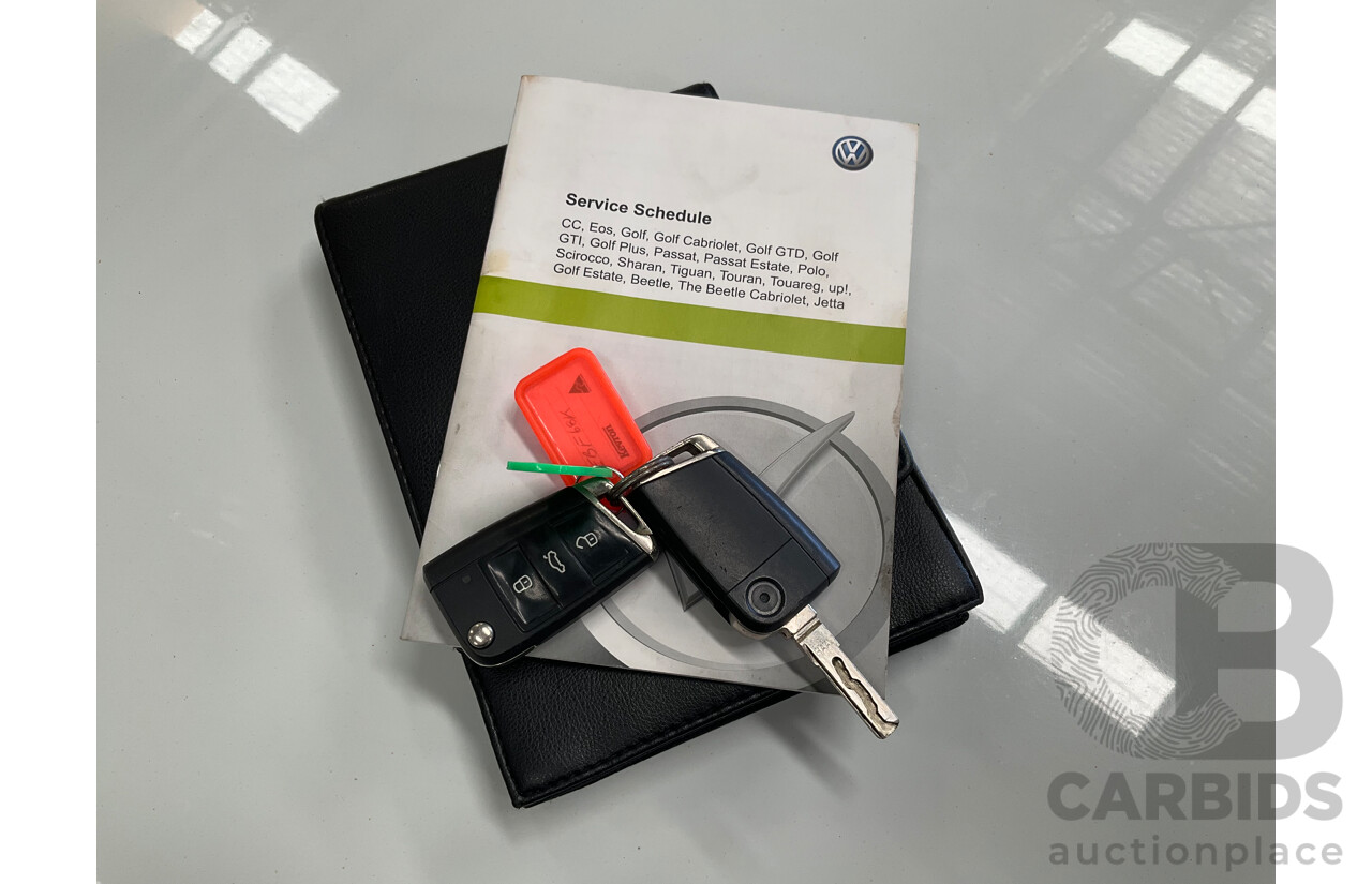 4/2014 Volkswagen Golf 110 TDI Highline R-Line Package AU MY14.5 5d Hatchback Pure White Turbo 2.0L