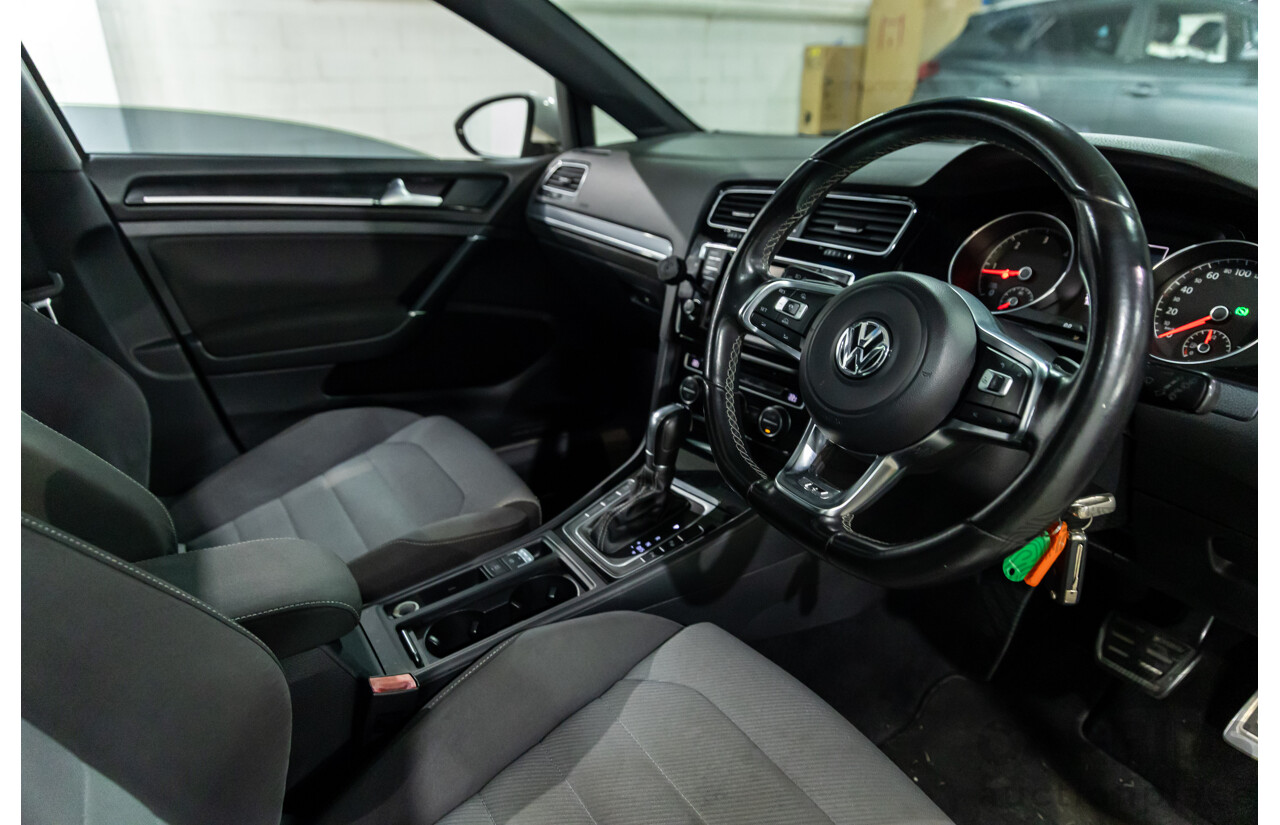 4/2014 Volkswagen Golf 110 TDI Highline R-Line Package AU MY14.5 5d Hatchback Pure White Turbo 2.0L