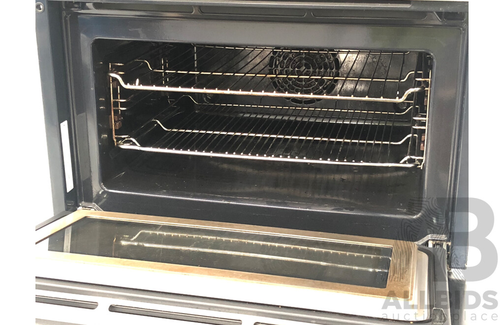Bosch Series 8 Built in Compact Oven with 900 Watt Microwave Function