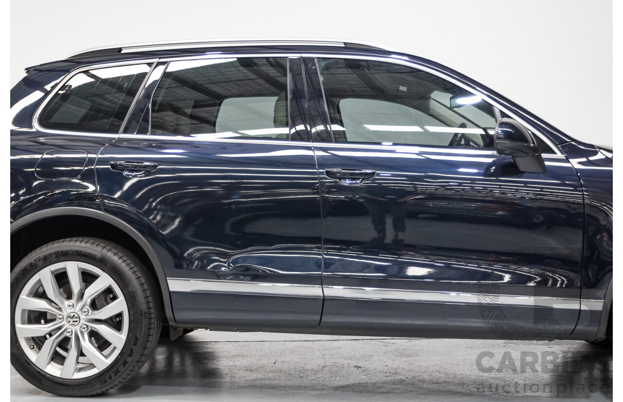 6/2016 Volkswagen Touareg V6 TDI (AWD) 7P MY16 4D Wagon Moonlight Blue Pearlescent Diesel V6 (180kW) 3.0L