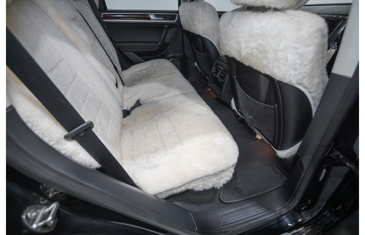 6/2016 Volkswagen Touareg V6 TDI (AWD) 7P MY16 4D Wagon Moonlight Blue Pearlescent Diesel V6 (180kW) 3.0L