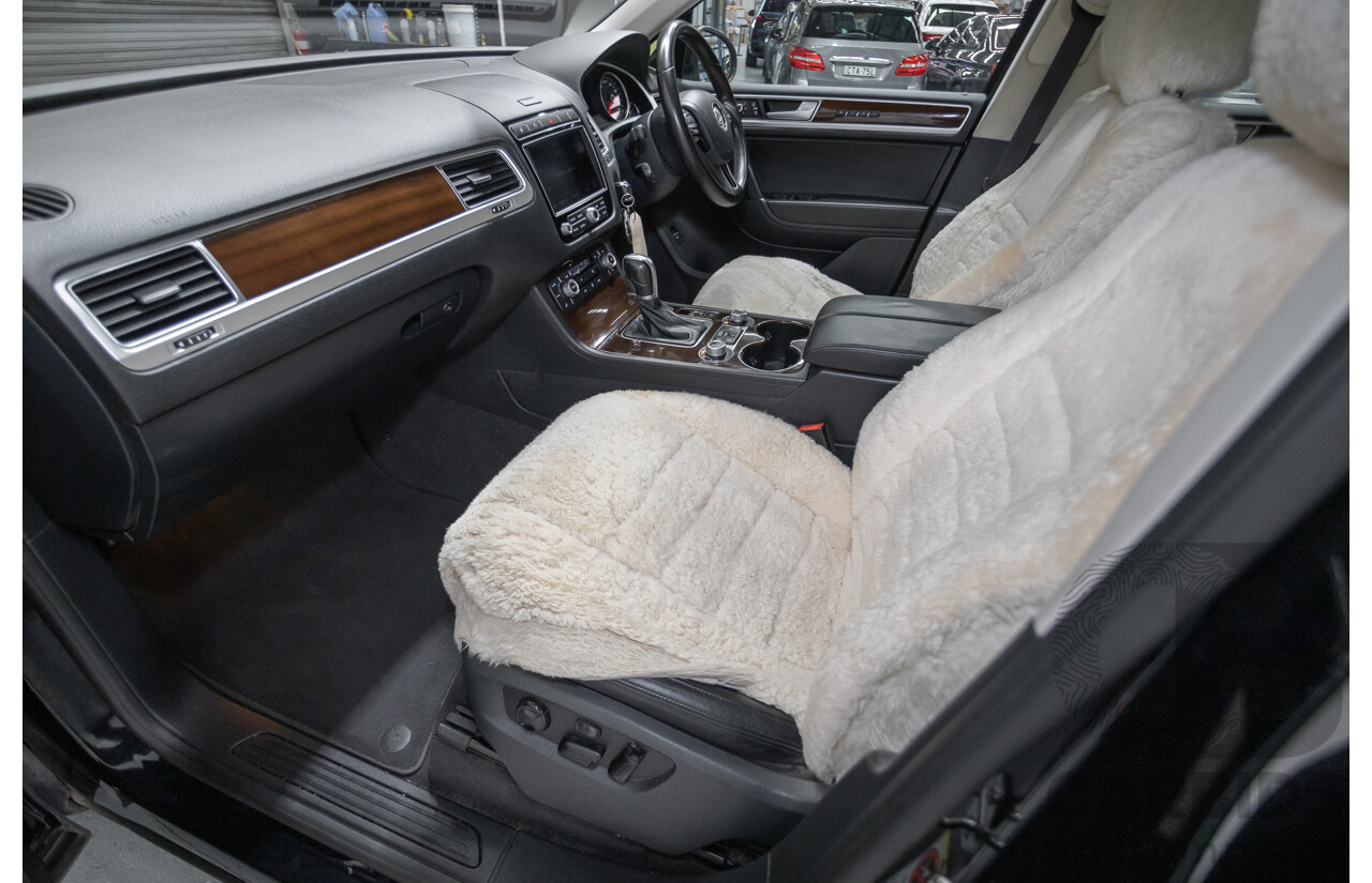 6/2016 Volkswagen Touareg V6 TDI (AWD) 7P MY16 4D Wagon Moonlight Blue Pearlescent Diesel V6 (180kW) 3.0L