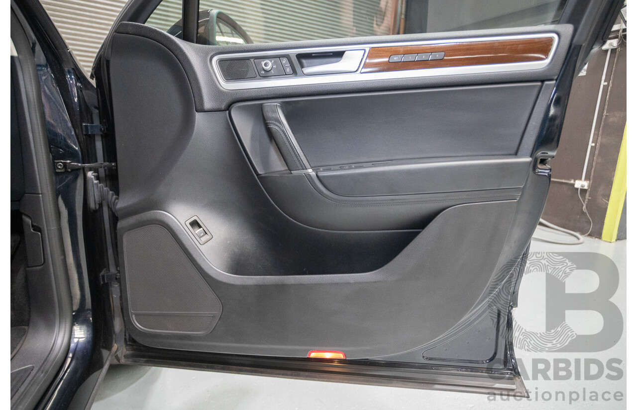 6/2016 Volkswagen Touareg V6 TDI (AWD) 7P MY16 4D Wagon Moonlight Blue Pearlescent Diesel V6 (180kW) 3.0L