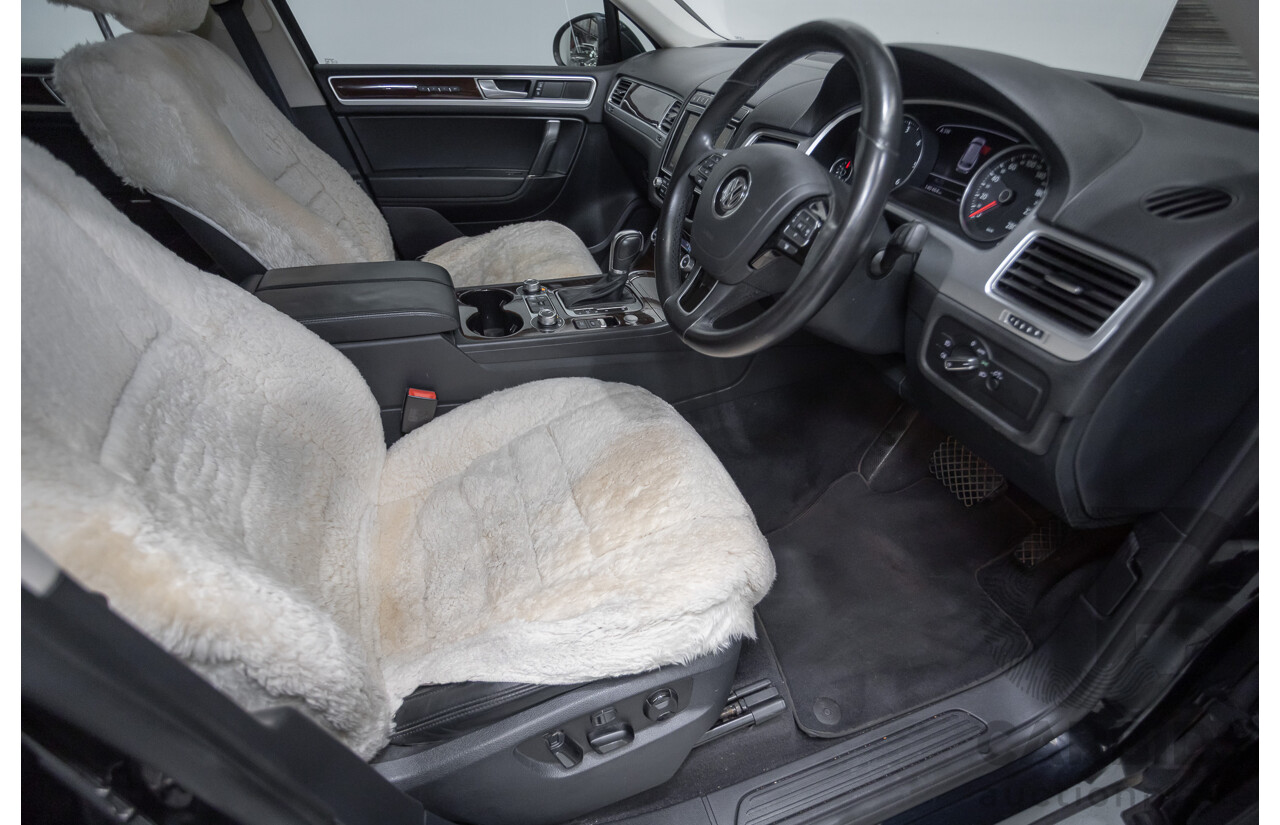 6/2016 Volkswagen Touareg V6 TDI (AWD) 7P MY16 4D Wagon Moonlight Blue Pearlescent Diesel V6 (180kW) 3.0L