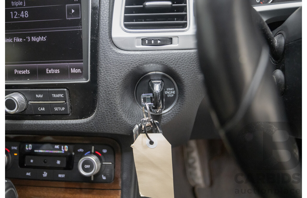 6/2016 Volkswagen Touareg V6 TDI (AWD) 7P MY16 4D Wagon Moonlight Blue Pearlescent Diesel V6 (180kW) 3.0L