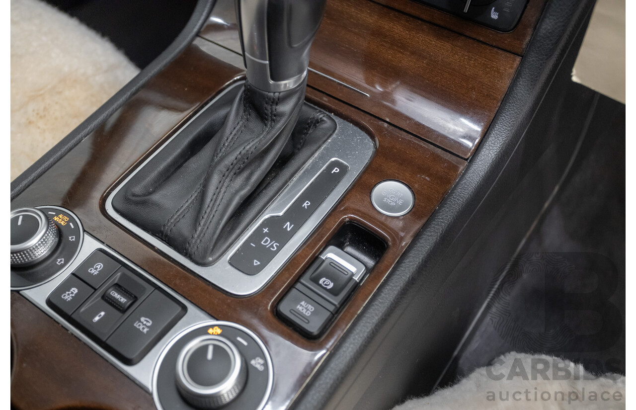 6/2016 Volkswagen Touareg V6 TDI (AWD) 7P MY16 4D Wagon Moonlight Blue Pearlescent Diesel V6 (180kW) 3.0L