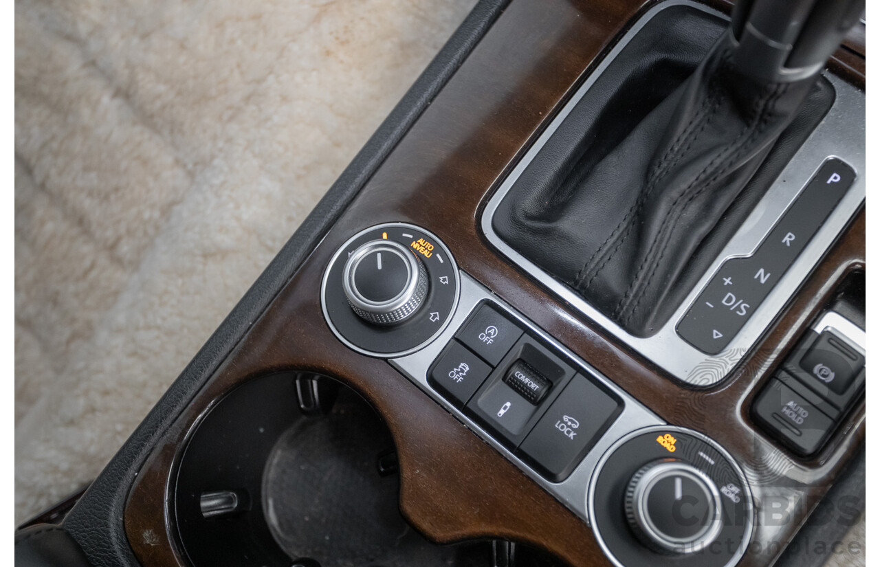 6/2016 Volkswagen Touareg V6 TDI (AWD) 7P MY16 4D Wagon Moonlight Blue Pearlescent Diesel V6 (180kW) 3.0L