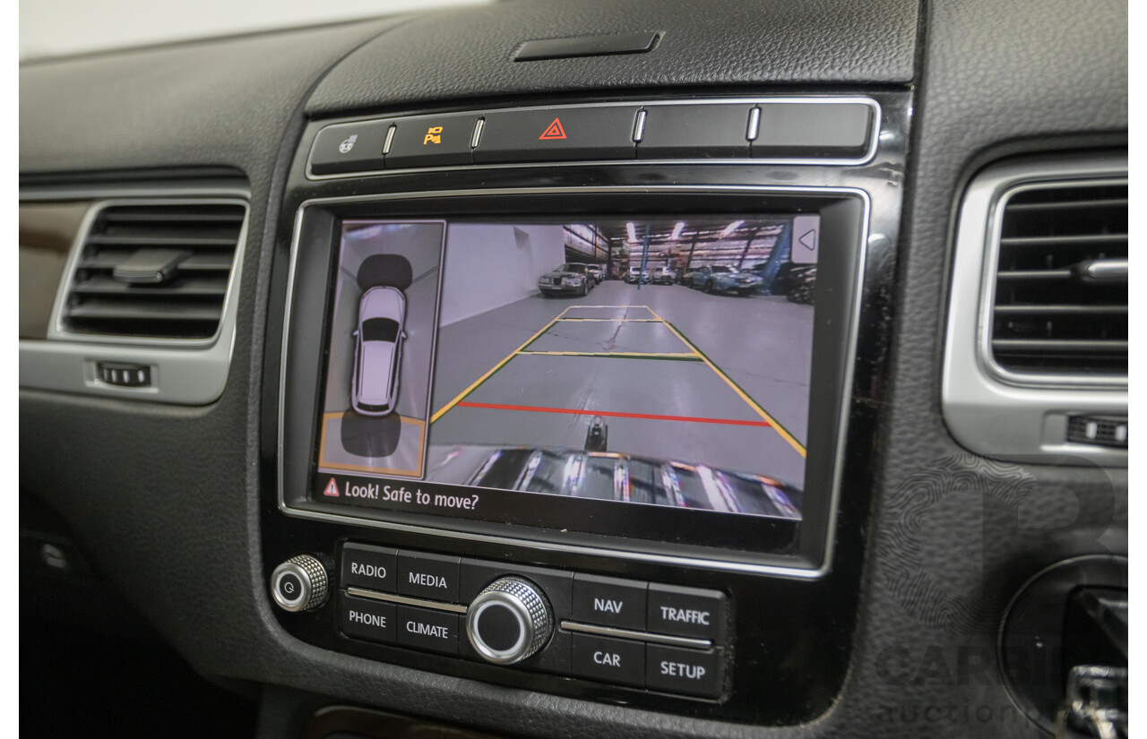 6/2016 Volkswagen Touareg V6 TDI (AWD) 7P MY16 4D Wagon Moonlight Blue Pearlescent Diesel V6 (180kW) 3.0L