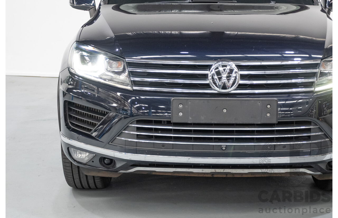 6/2016 Volkswagen Touareg V6 TDI (AWD) 7P MY16 4D Wagon Moonlight Blue Pearlescent Diesel V6 (180kW) 3.0L