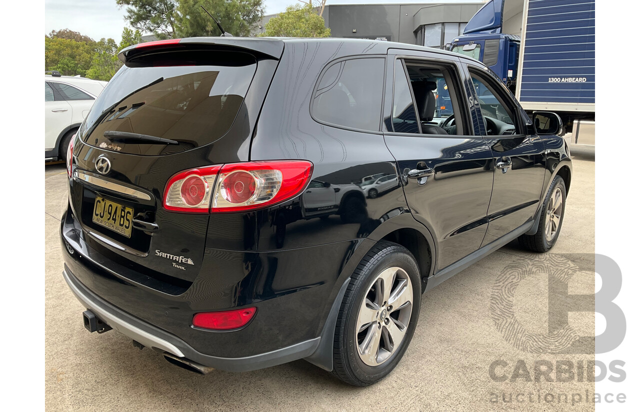 4/2012 Hyundai Santa Fe Trail CRDi (4x4) CM MY12 4d Wagon Phantom Black Pearl Turbo Diesel 2.2L - 7 Seater