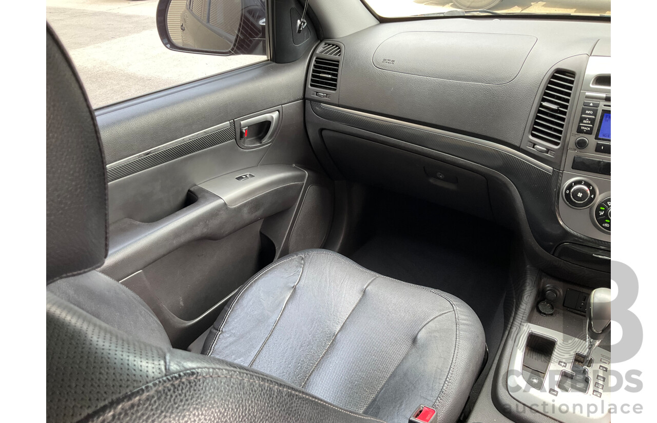 4/2012 Hyundai Santa Fe Trail CRDi (4x4) CM MY12 4d Wagon Phantom Black Pearl Turbo Diesel 2.2L - 7 Seater