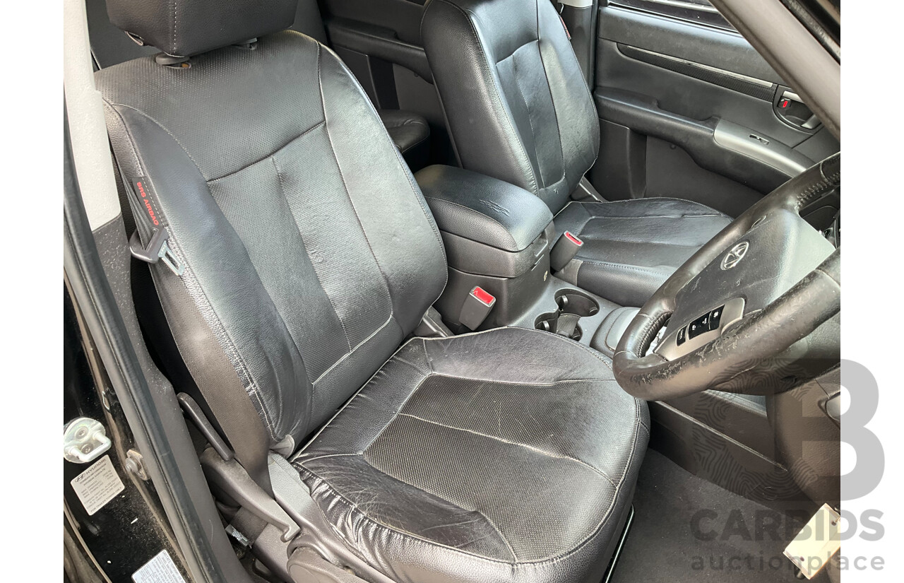 4/2012 Hyundai Santa Fe Trail CRDi (4x4) CM MY12 4d Wagon Phantom Black Pearl Turbo Diesel 2.2L - 7 Seater