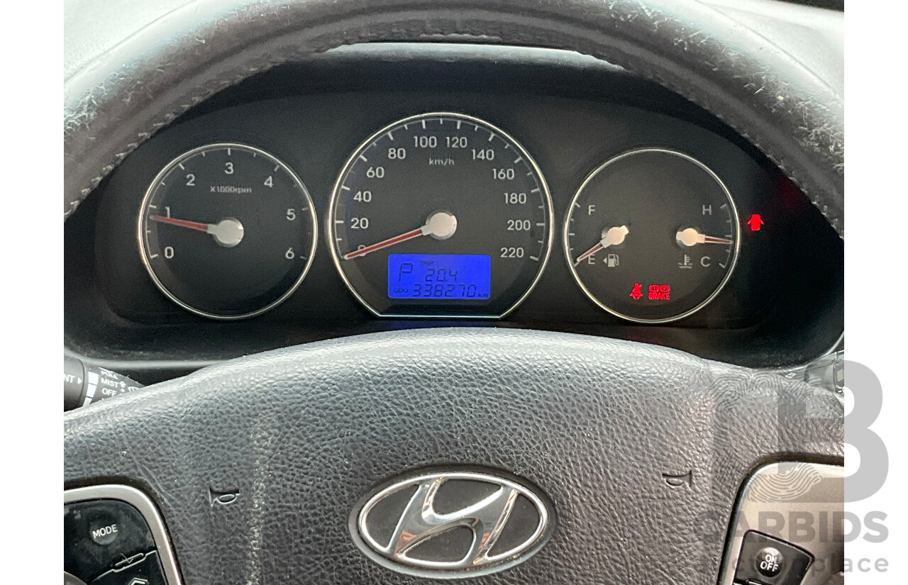 4/2012 Hyundai Santa Fe Trail CRDi (4x4) CM MY12 4d Wagon Phantom Black Pearl Turbo Diesel 2.2L - 7 Seater