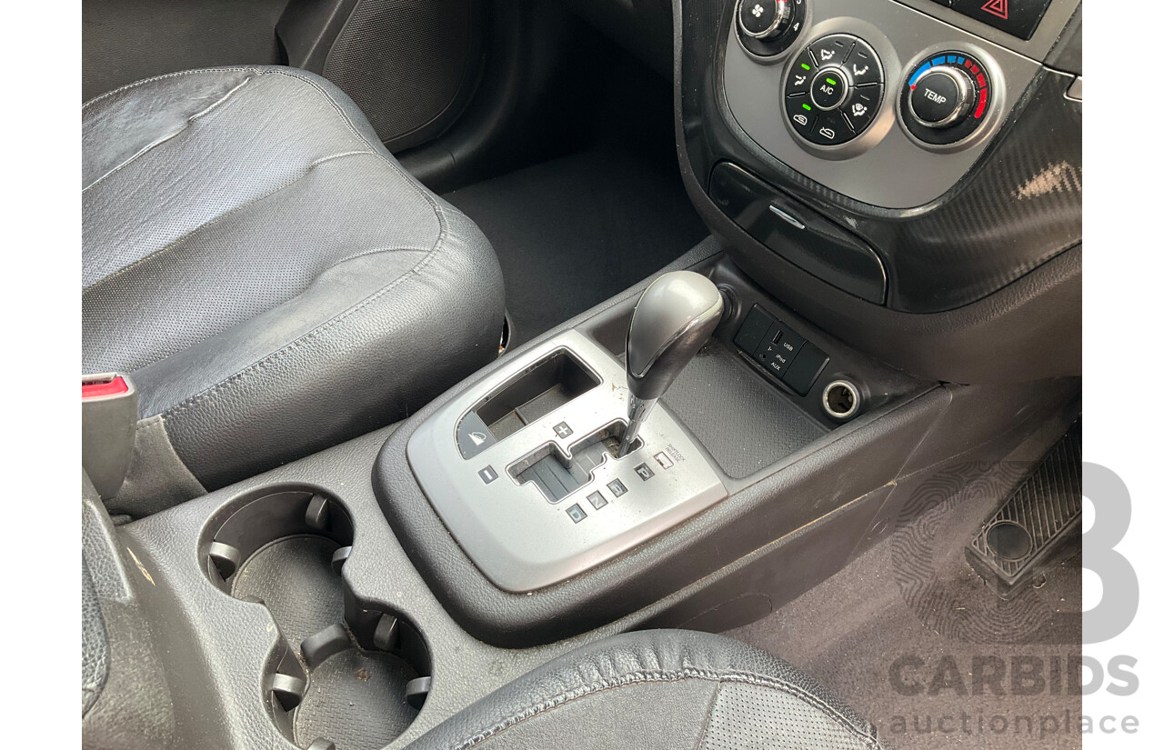 4/2012 Hyundai Santa Fe Trail CRDi (4x4) CM MY12 4d Wagon Phantom Black Pearl Turbo Diesel 2.2L - 7 Seater