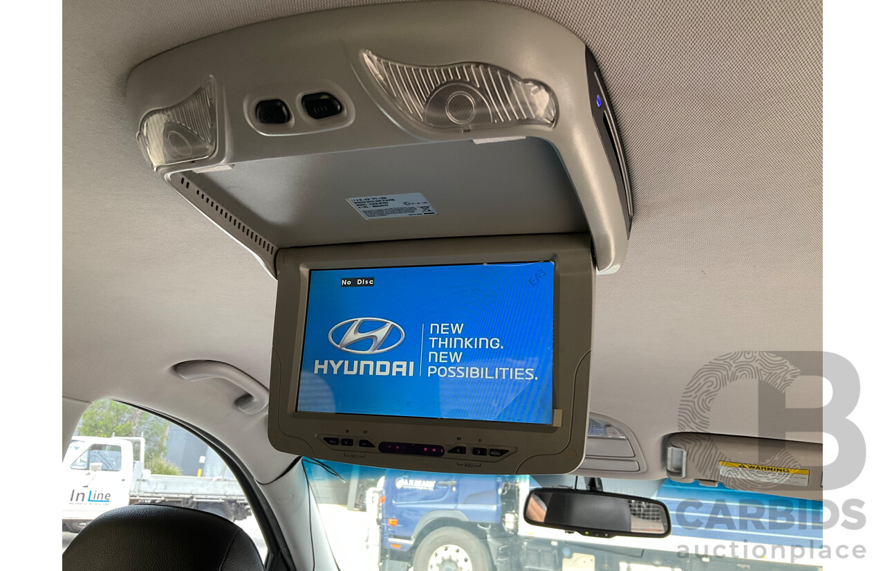 4/2012 Hyundai Santa Fe Trail CRDi (4x4) CM MY12 4d Wagon Phantom Black Pearl Turbo Diesel 2.2L - 7 Seater