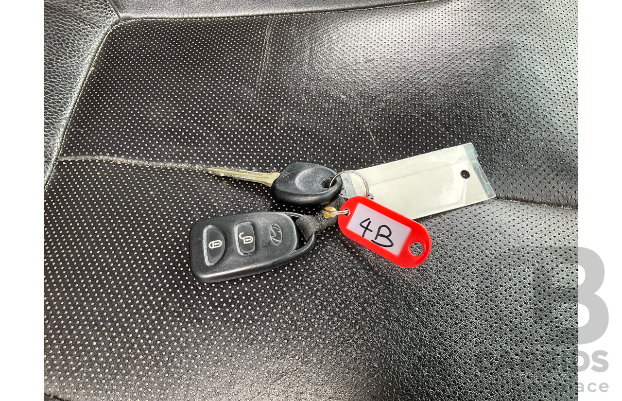 4/2012 Hyundai Santa Fe Trail CRDi (4x4) CM MY12 4d Wagon Phantom Black Pearl Turbo Diesel 2.2L - 7 Seater