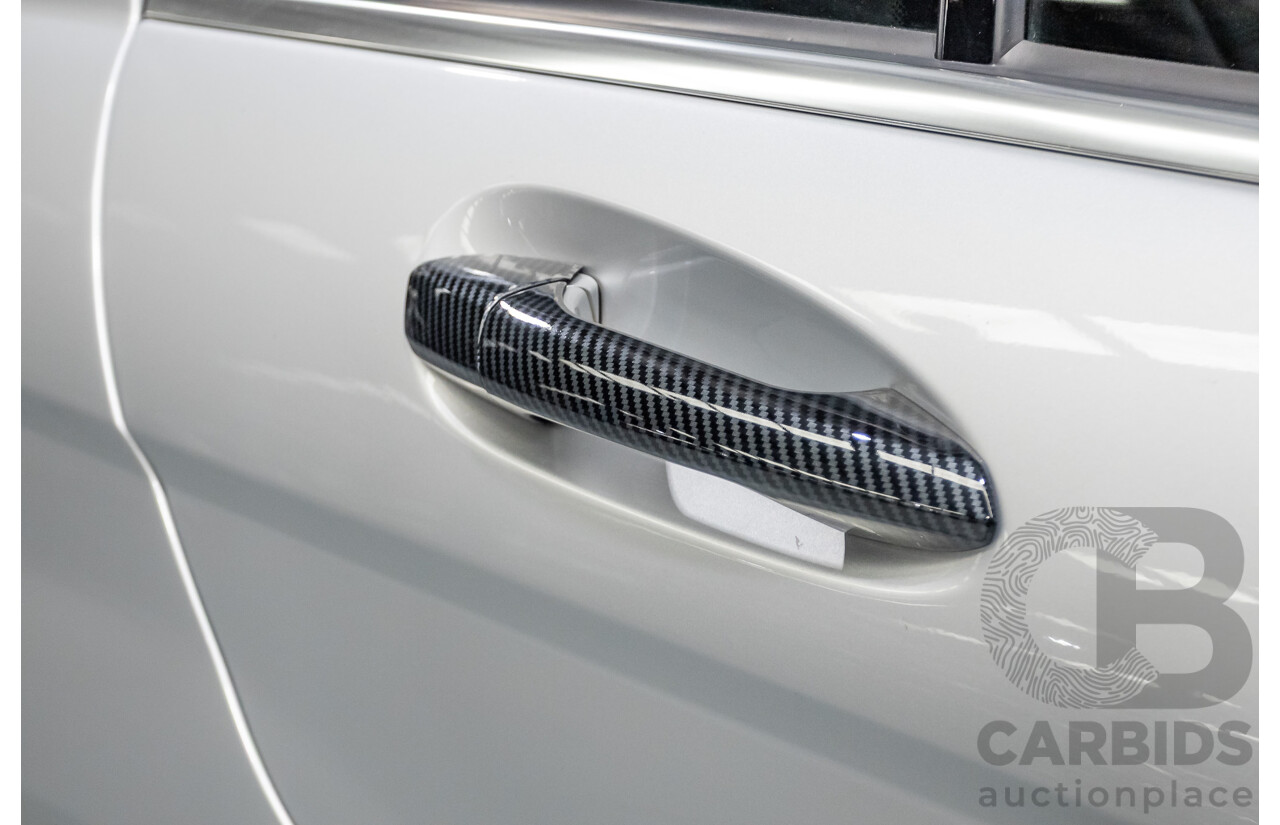 1/2012 Mercedes-Benz C250 Avantgarde BE W204 MY11 4D Sedan Iridium Silver Metallic Turbo 1.8L