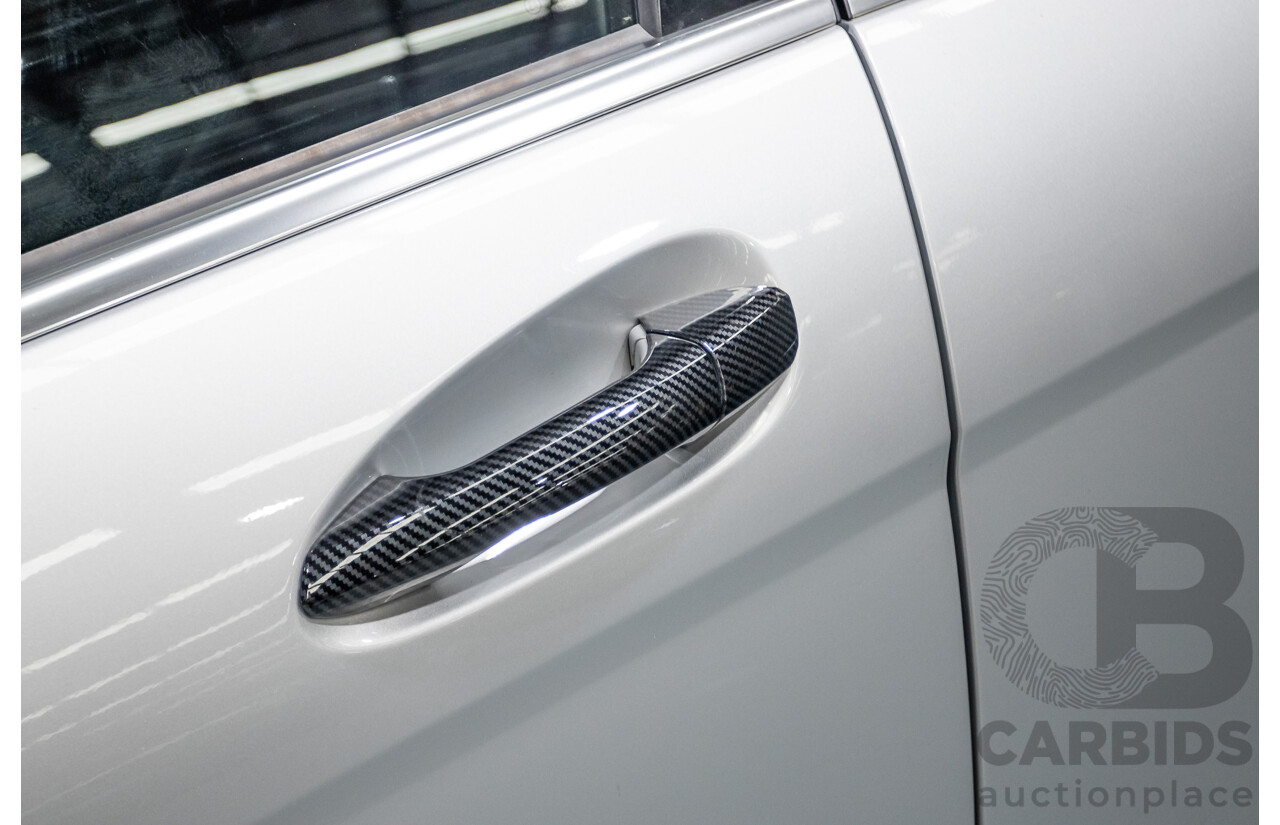 1/2012 Mercedes-Benz C250 Avantgarde BE W204 MY11 4D Sedan Iridium Silver Metallic Turbo 1.8L