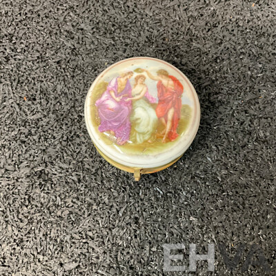 Vintage Style-inspired Decorative Items - Ceramics, Wooden Boxes and Traditional Accessories