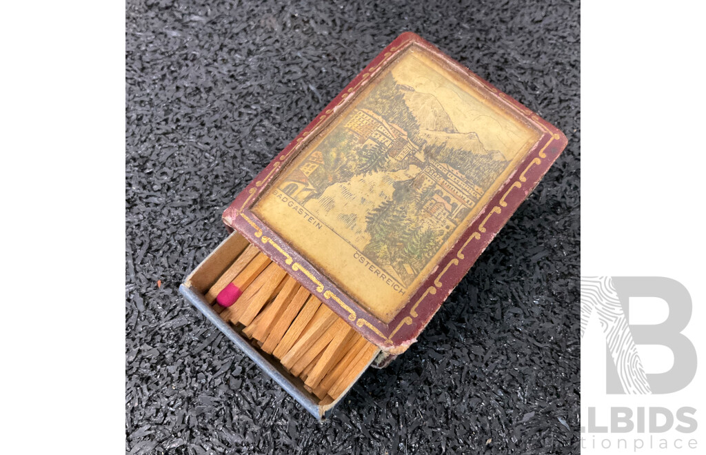 Vintage Style-inspired Decorative Items - Ceramics, Wooden Boxes and Traditional Accessories