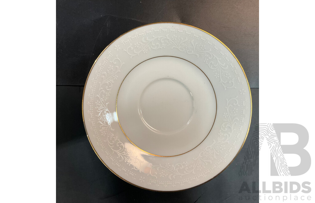 Noritake Japan Contemporary 757 Fine China 30-Piece Set and Noritake Philippines Side Plates 3 Pieces