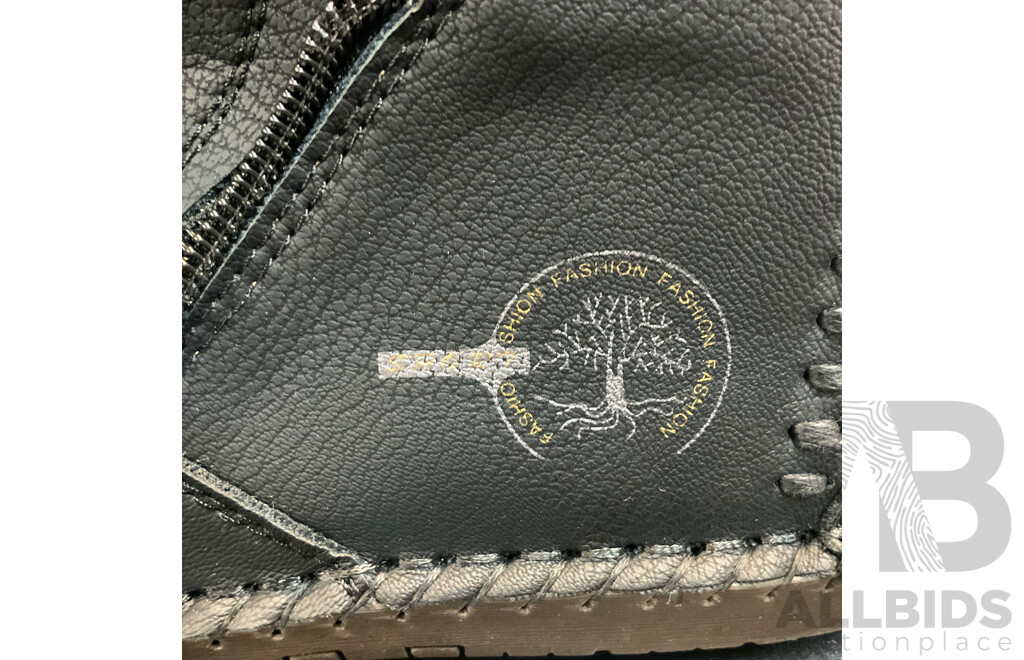 Caoutchouc Shoes Size 42 and Assorted Crosbody Bags and Wallets