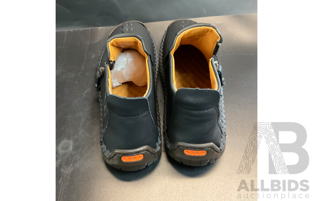 Caoutchouc Shoes Size 42 and Assorted Crosbody Bags and Wallets