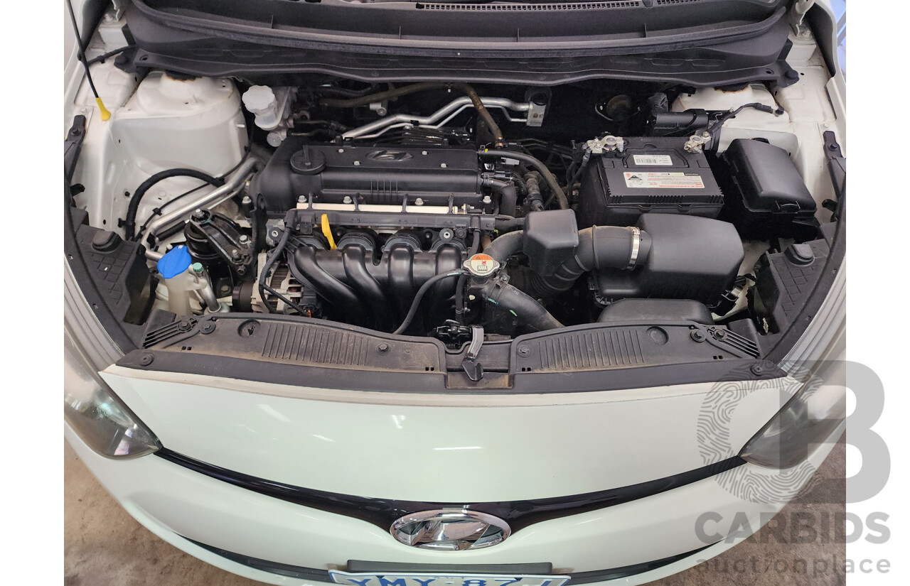 6/2012 Hyundai i20 Active PB MY12.5 3d Hatchback White 1.4L