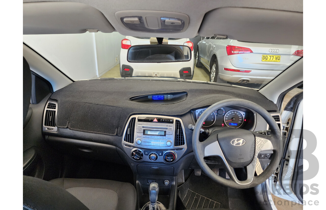 6/2012 Hyundai i20 Active PB MY12.5 3d Hatchback White 1.4L