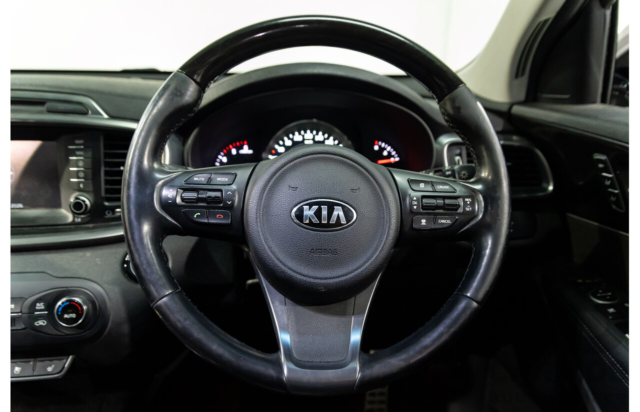 04/2016 Kia Sorento Platinum (AWD) UM MY16 4d Wagon Graphite Steel Metallic Turbo Diesel 2.2L