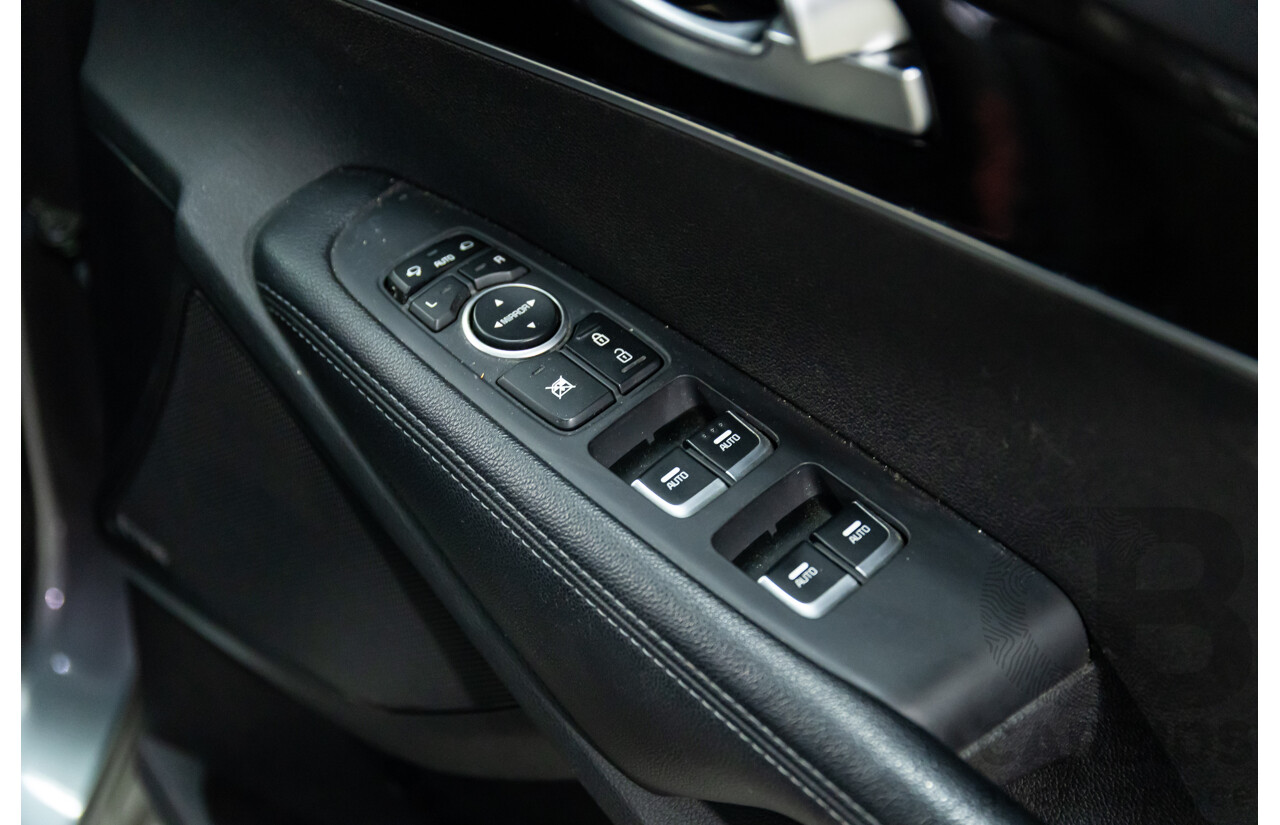 04/2016 Kia Sorento Platinum (AWD) UM MY16 4d Wagon Graphite Steel Metallic Turbo Diesel 2.2L