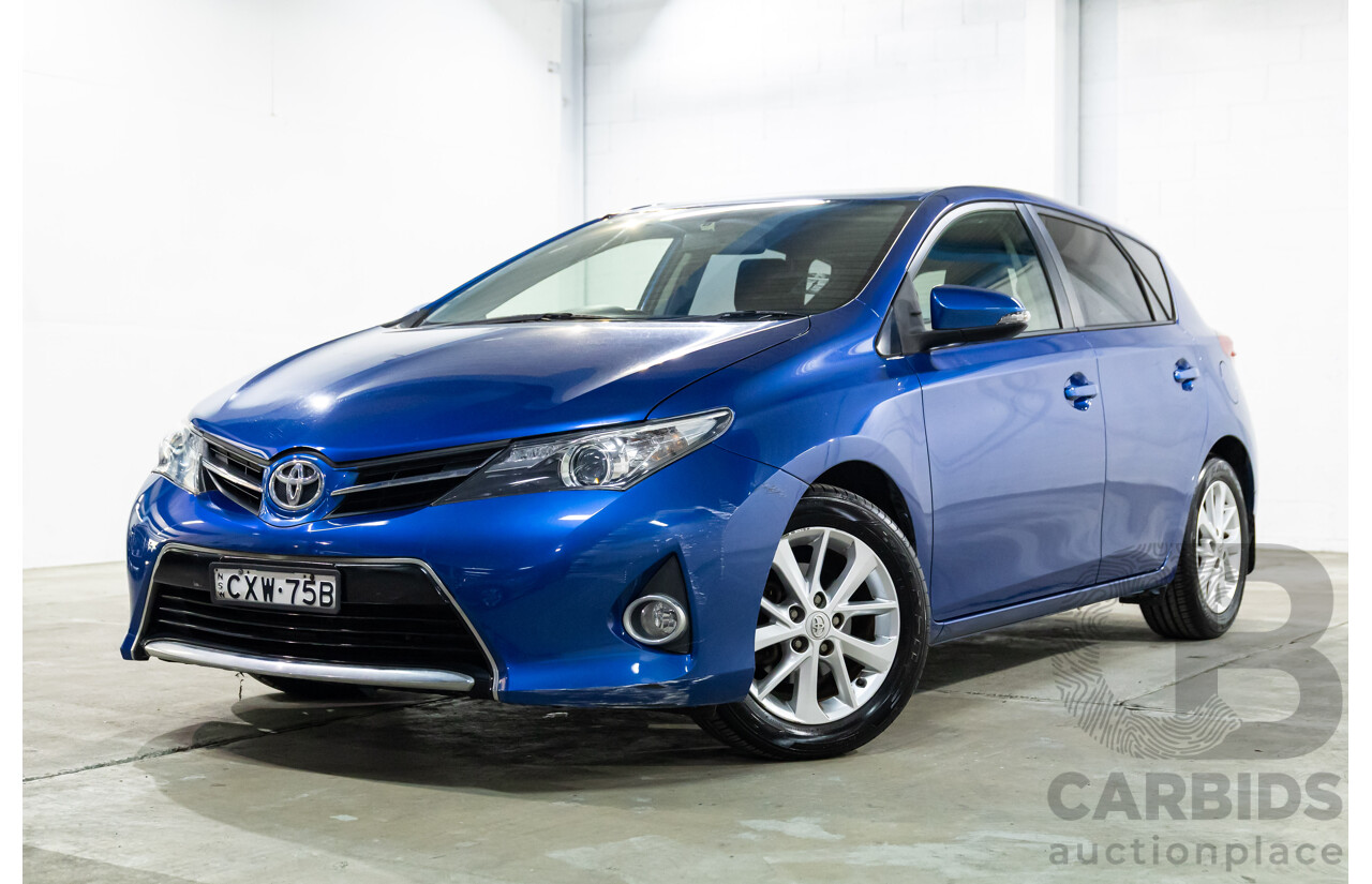 01/2015 Toyota Corolla ASCENT SPORT FWD ZRE182R 5D Hatchback Blue Streak Metallic 1.8L