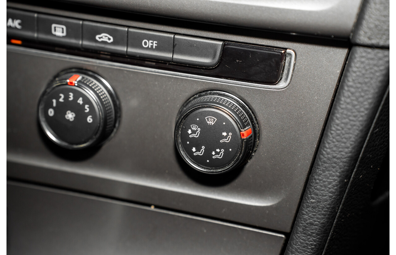 05/2016 Volkswagen Golf 92 TSI (FWD) AU MY16 5d Hatchback Pure White Turbo 1.4L