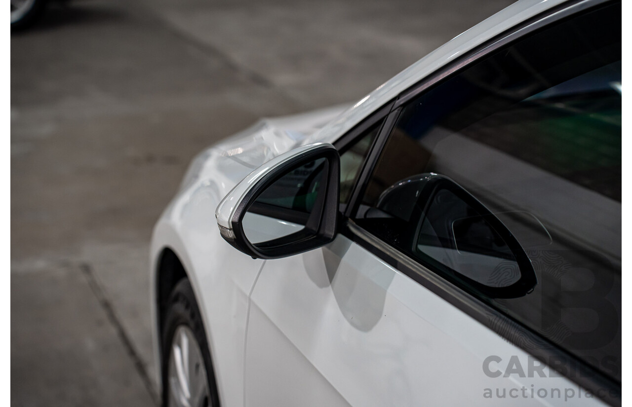 05/2016 Volkswagen Golf 92 TSI (FWD) AU MY16 5d Hatchback Pure White Turbo 1.4L