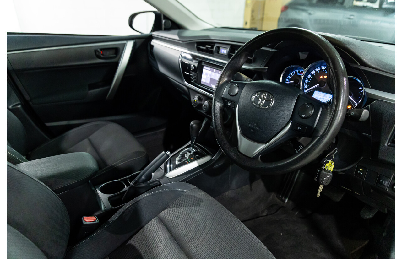 09/2016 Toyota Corolla Ascent (FWD) ZRE172R 4d Sedan Classic Silver Metallic 1.8L