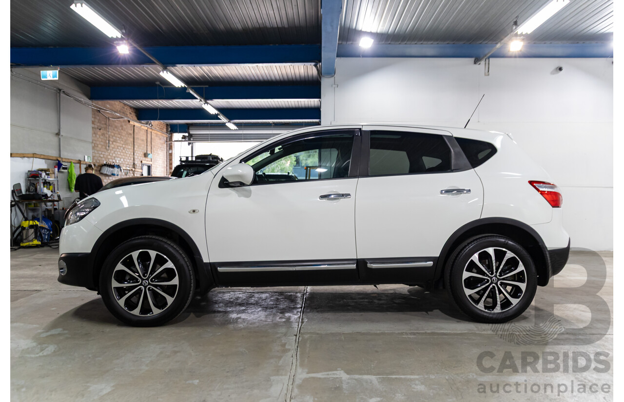 2/2013 Nissan Dualis Ti-L (4x2) J10 MY13 4d Wagon Ivory Pearl 2.0L
