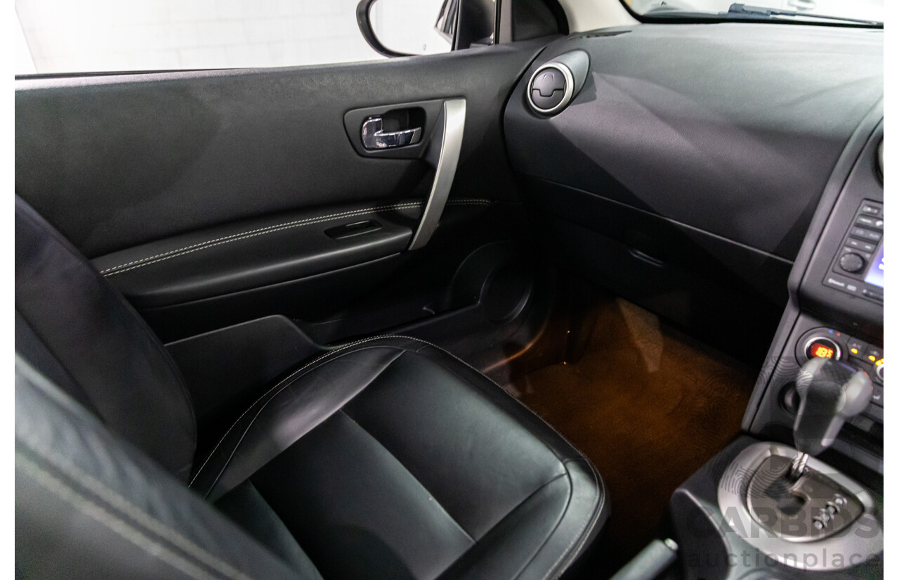 2/2013 Nissan Dualis Ti-L (4x2) J10 MY13 4d Wagon Ivory Pearl 2.0L