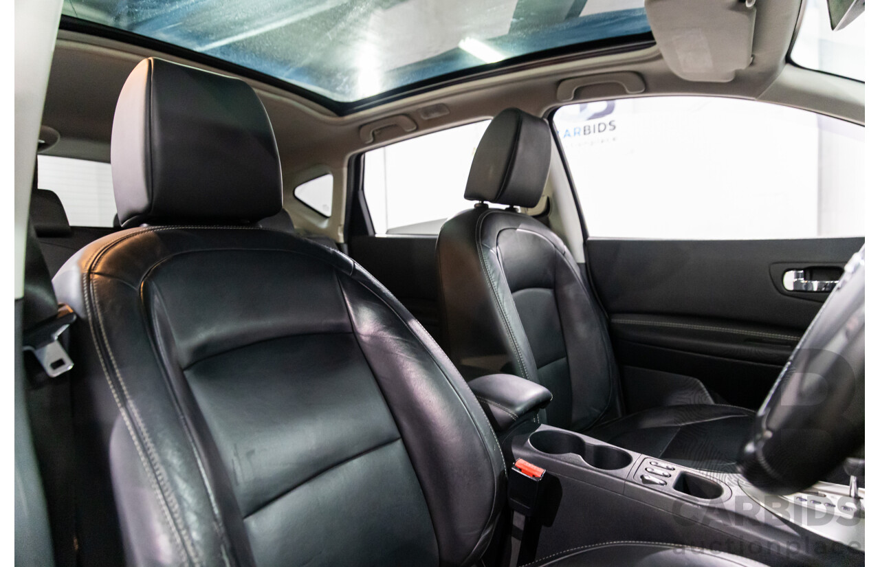 2/2013 Nissan Dualis Ti-L (4x2) J10 MY13 4d Wagon Ivory Pearl 2.0L