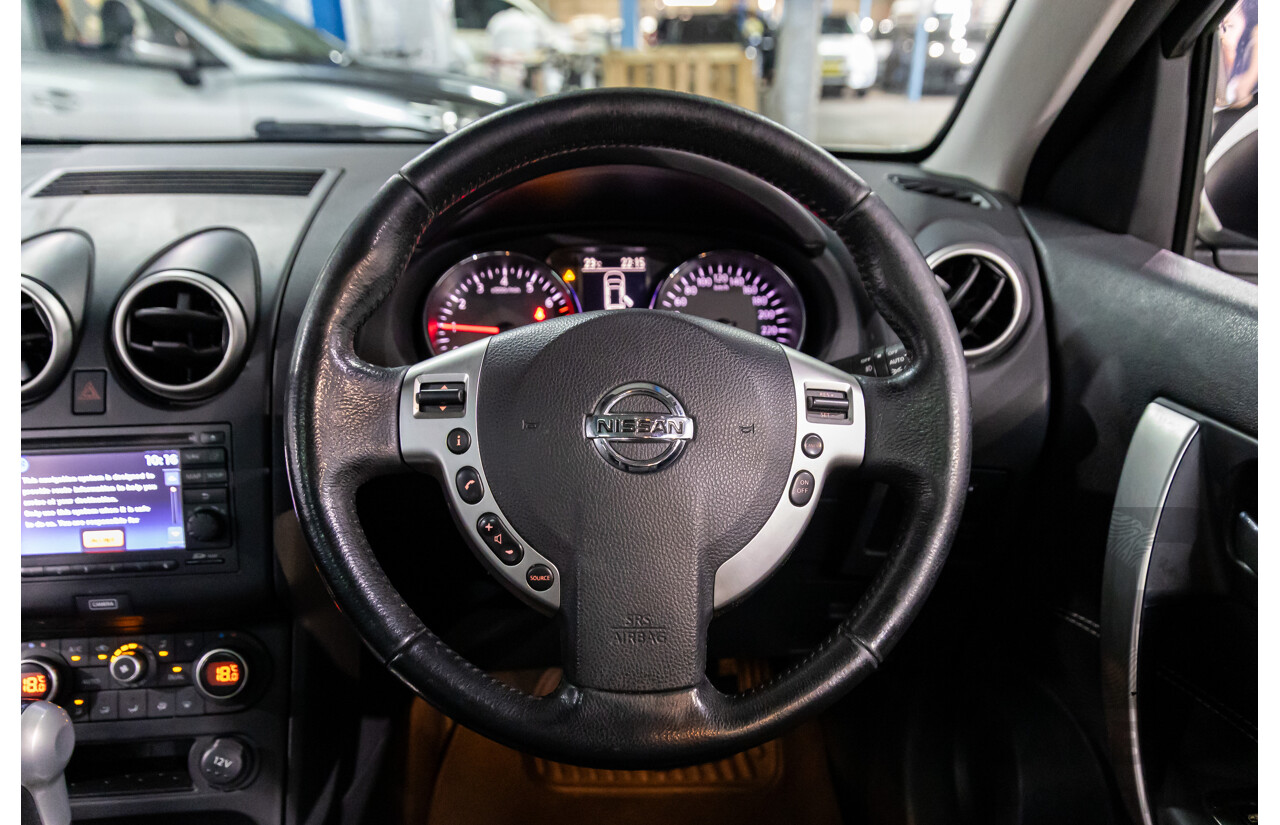 2/2013 Nissan Dualis Ti-L (4x2) J10 MY13 4d Wagon Ivory Pearl 2.0L