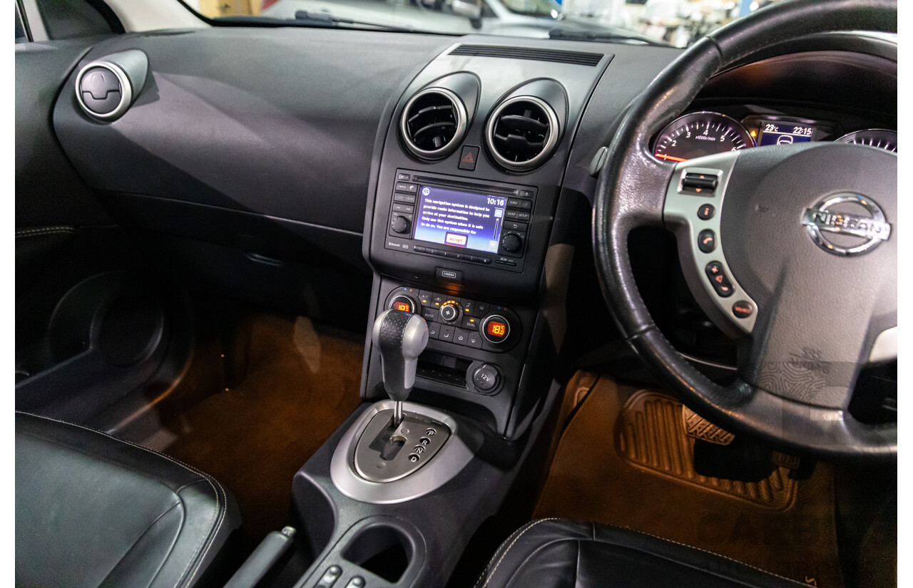 2/2013 Nissan Dualis Ti-L (4x2) J10 MY13 4d Wagon Ivory Pearl 2.0L