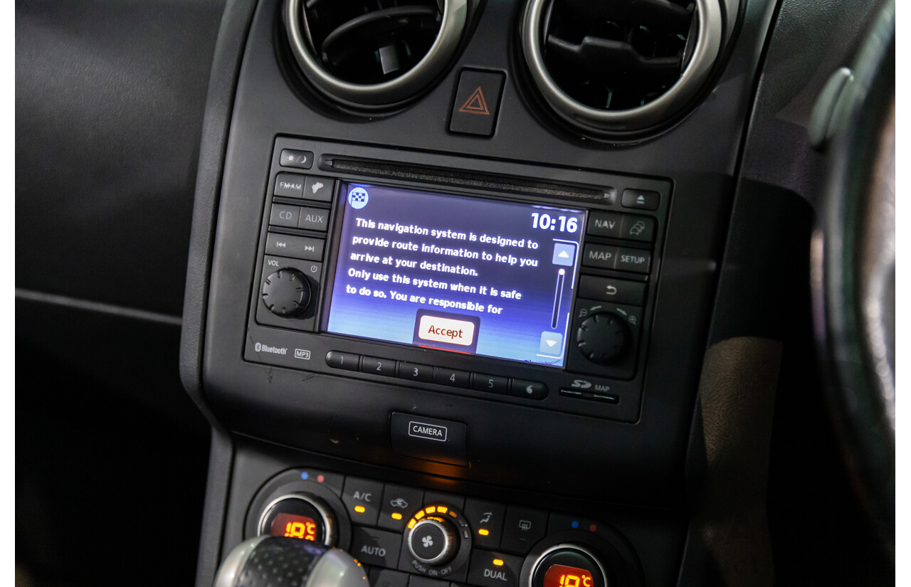 2/2013 Nissan Dualis Ti-L (4x2) J10 MY13 4d Wagon Ivory Pearl 2.0L