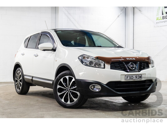 2/2013 Nissan Dualis Ti-L (4x2) J10 MY13 4d Wagon Ivory Pearl 2.0L
