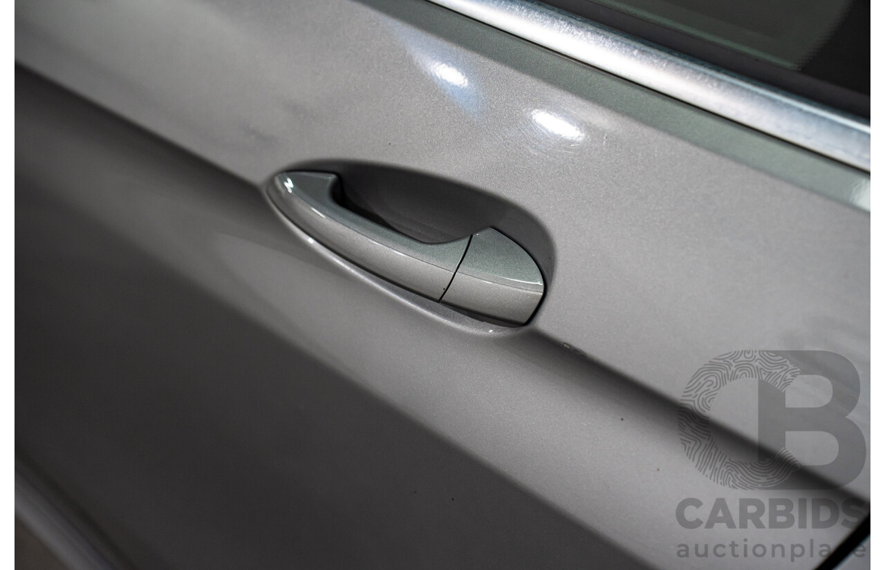 11/2013 Mercedes-Benz E200 Avantgarde BE 212 MY12 4d Sedan Palladium Silver Metallic Turbo 1.8L