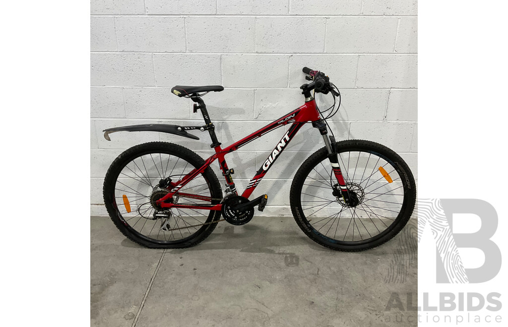 GIANT Talon Mountain Bike