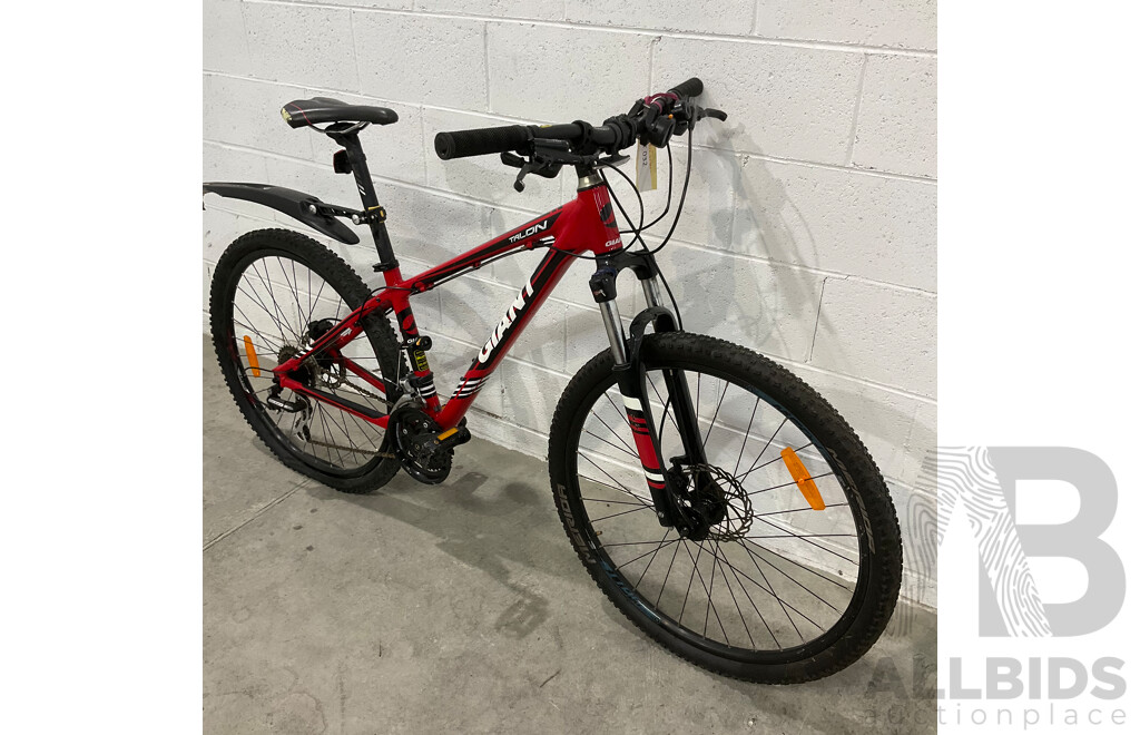 GIANT Talon Mountain Bike