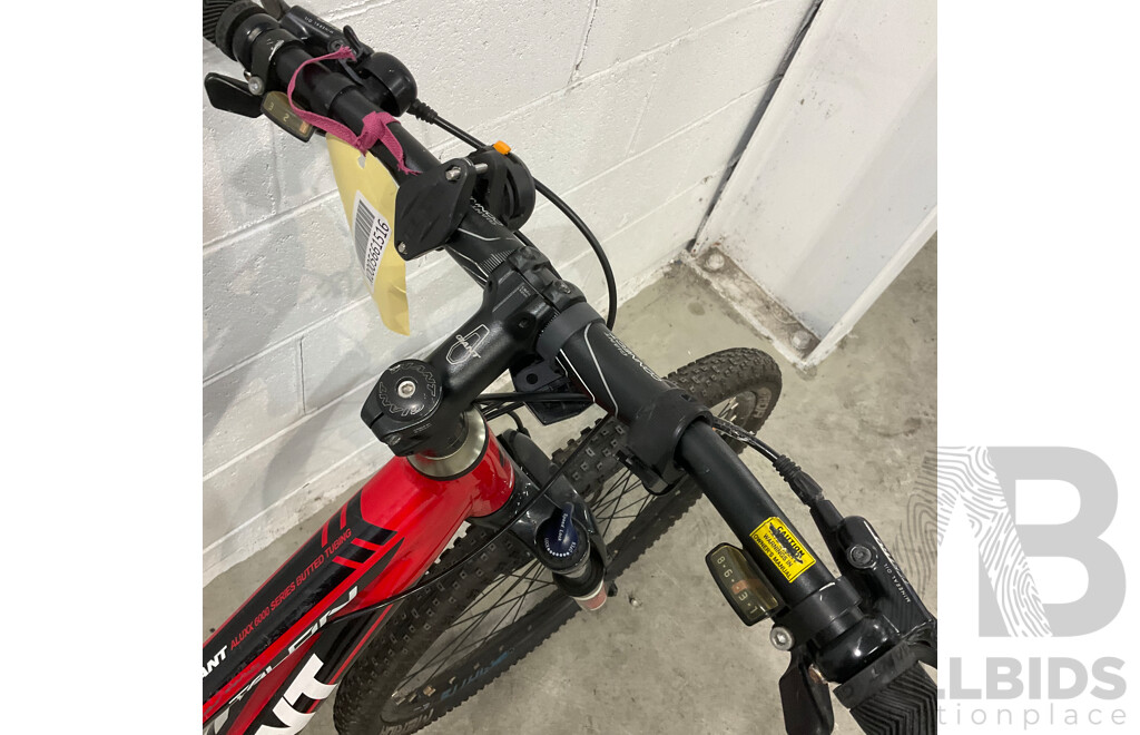 GIANT Talon Mountain Bike