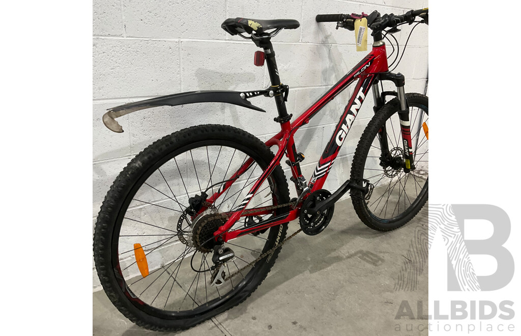 GIANT Talon Mountain Bike